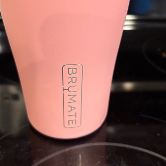BrüMate Pink water bottle - Picture 2 of 9